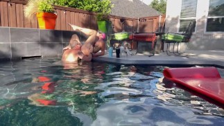Poolside funday buffet