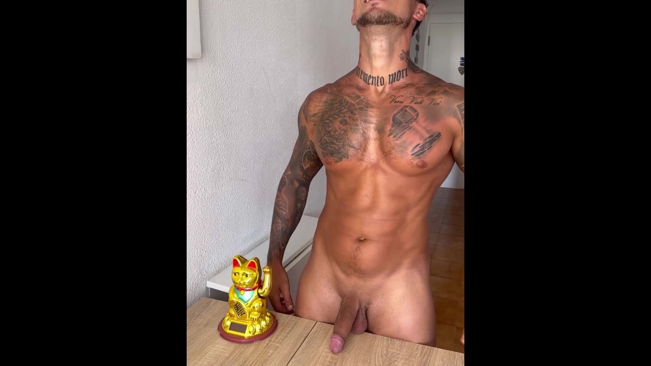 Ma grosse bite imitant mon chat😏 chanceux