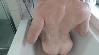 Грязный эксперимент по смешиванию муки с бомбочкой для ванны 4K UHD 2160p