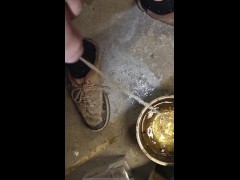 Desperate no hands nonchalant peeing into a bowl while standing 14/16