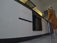 Сосед и жена трахаются на кухне, прежде чем я вернусь домой. Настоящая измена - Screenshot 8 of 16 - Best Friends Wife