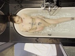 Bath time - Screenshot 14 of 16 - Bathroom Sex
