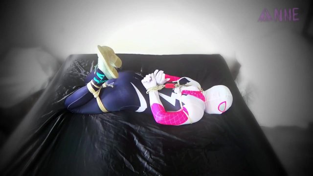Watch Bondage Video:Spider-Gwen selfbondage