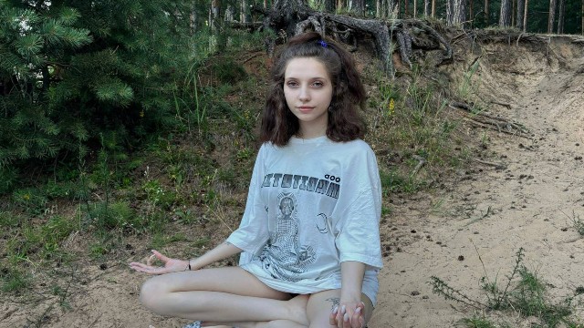 Познакомилась с лучшим учителем йоги, продемонстрировала свои навыки, трахнув меня в тот же день