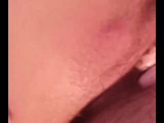 玛拉·索菲亚（mara Sofia）手淫并将手指伸入她的阴户