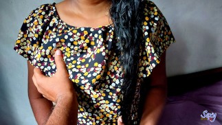 Sri Lankan - Cute jovencita seducida por su hermanastro, pero a ella le gusta - Pareja asiática Hot