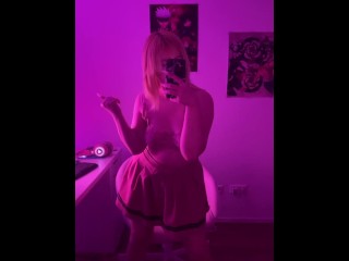 Une étudiante Mignonne Aime Flirter Avec Des Filles Sexy En Lingerie 😍