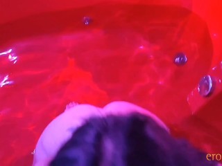 Πίπα στο τζακουζι  OnlyFans @lana_gr