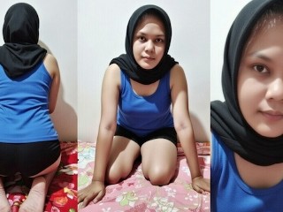 Indonesia Viral. Tukang Antar Air Galon Review Memekku Sebelum Ngentot. Di Jilat, Cium, Sampai Crot