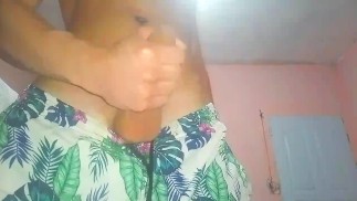 Горячий сексуальный красивый паренек мастурбирует и быстро кончает