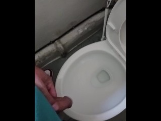 办公室工作。