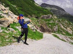 I throwing a 220 lbs stone