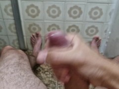 Jerking off this big dick and cumming a lot on my belly button