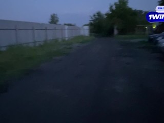 Трахнул незнакомку на улице в машине публичный секс