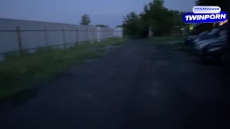 Трахнул незнакомку на улице в машине публичный секс