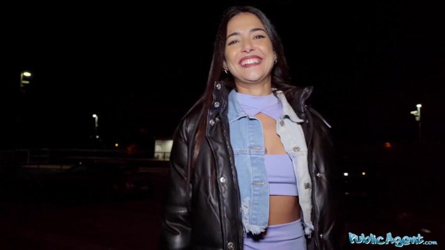 Public Agent - Unfaithful brunette Nuria Millan has a great time with a stranger