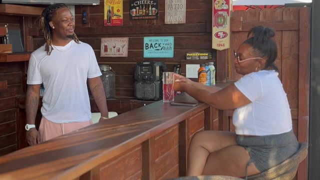 Friendly Conversation Turn Into A Meet Up After Lonely Stranger Meets A Bar Tender She’s Into Things