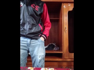 Джок мастурбирует, чтобы кончить в Hot Twink Porn