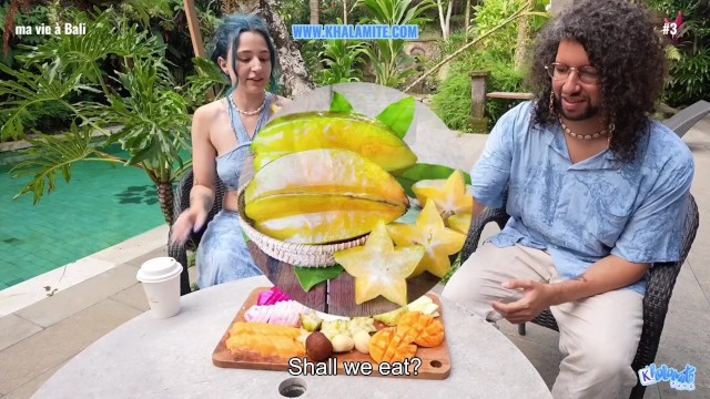 Elle Réveille Son Collègue Avec Une Pipe et Une Baise à Bali - Vlog Française Alt Sous-titré