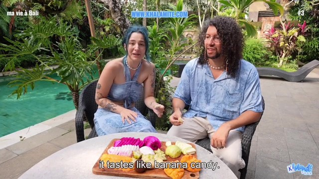 Elle Réveille Son Collègue Avec Une Pipe et Une Baise à Bali - Vlog Française Alt Sous-titré