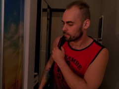 Жена изменяет мужу с его другом, поймал их у себя дома, и решил присоединиться 1/16