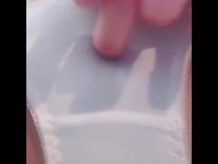 【おもらし本気潮吹きオナ】昼間から1人でしちゃう変態でごめんなさい...【変態ドM看護師】 - Screenshot 2 of 16 - オナニー