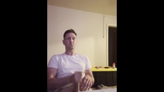 夜间混蛋向 Sky Bri 射出巨大的精液