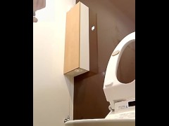洋式トイレで立っておしっこ - Screenshot 3 of 16 - 日本人