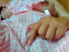 エプロン越しのクリトリスオナニーで即イキ。赤くパンパンになっちゃったクリトリス💗 - Screenshot 13 of 16 - クリトリスオナニー