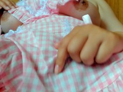 エプロン越しのクリトリスオナニーで即イキ。赤くパンパンになっちゃったクリトリス💗 - Screenshot 14 of 16 - クリオナ