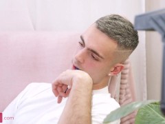 Holly Molly - Redhead analyzed by her horny BF - Screenshot 1 of 16 - Slim4k