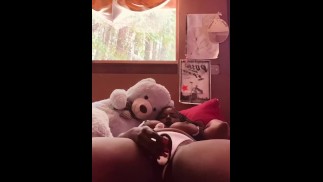 Making Daddy’s Pussy Wet and Sucking My Own Titties!