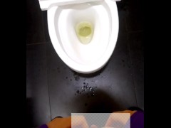 洋式トイレで立っておしっこ