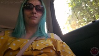 MILF PLAYS WITH PUSSY IN UBER!