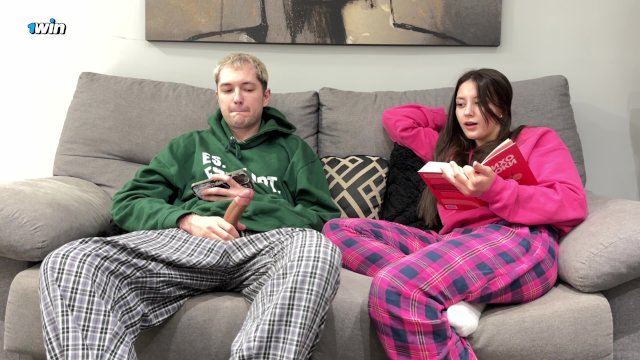 Step Sister Caught Step Brother Watching Porn And Jerking Off! Beauty Was Shocked and Handjob Him!