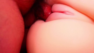 Одинокие мужчины трахают одиноких женщин.