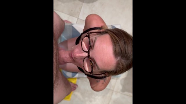 he comes to ask for a blowjob before going to bed and he cums on my glasses