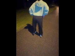 AMATEUR COUPLE FUCKING OUTSIDE IN THE RAIN - Screenshot 13 of 16 - Risky Public Sex
