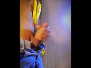 角质工人手淫并释放大量精液