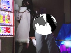 路地裏の自販機横で立ち○ぼしてる地雷系塩対応女子はキモおぢが金持ちのカモおぢだとわかった途端なんでもご奉仕してしまう神対応女子に早変わりっ 13/16