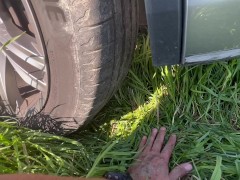 Car trampling hand - Screenshot 8 of 16 - Hand Crush