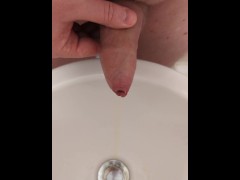 Using a sink - Screenshot 13 of 16 - Pee