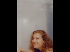 Milf knows how to deep throat 🥵