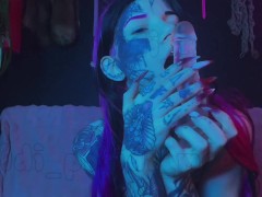 Татуированная малышка снимала видео на заказ - Screenshot 15 of 16 - Teenage