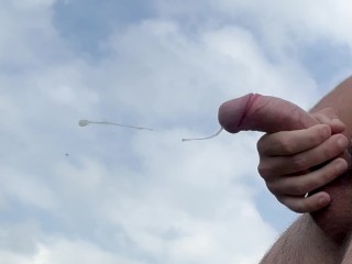 **HUGE CUMSHOT** TEEN JERKING OFF DURING MORNING WALK THROUGH COUNTRYSIDE