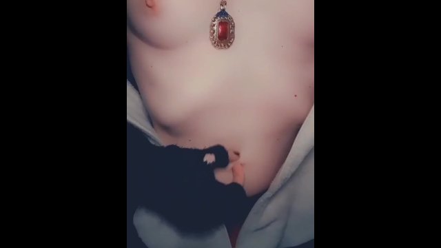 think a belly button piercing would fit me?
