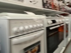 flash in public, next store