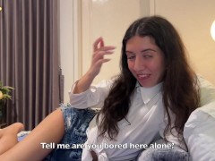 Соседка пришла поздно вечером чтобы посмотреть мою виллу, но это был просто предлог чтобы ... - Screenshot 3 of 16 - Horny