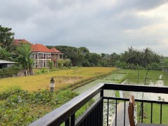 Ем пиццу со спермой на лице в публичном кафе - Screenshot 16 of 16 - Cum Eating