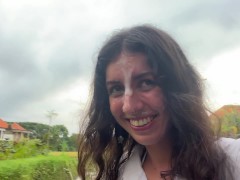 Ем пиццу со спермой на лице в публичном кафе - Screenshot 7 of 16 - Cumwalk